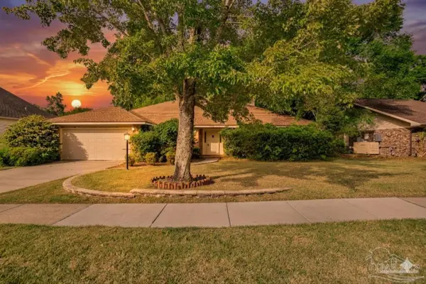 2251 Oxford Dr, Pensacola, FL 32503