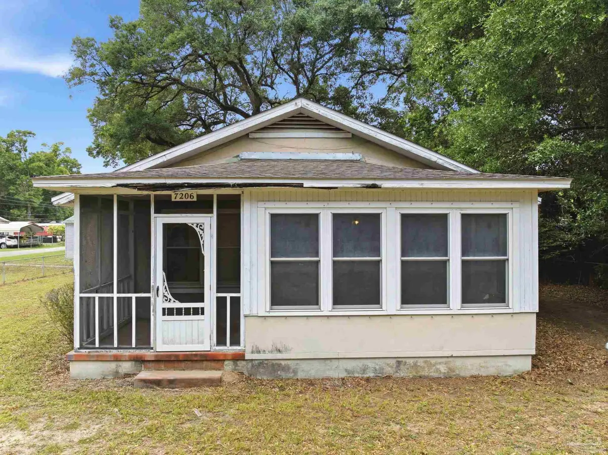 7206 W Jackson St, Pensacola, FL 32506 - #1