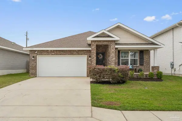 5777 Guinevere Ln, Milton, FL 32583