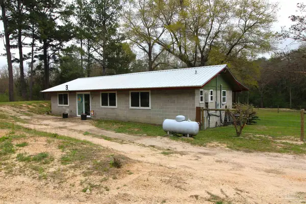 6071 W Hwy 4, Century, FL 32535