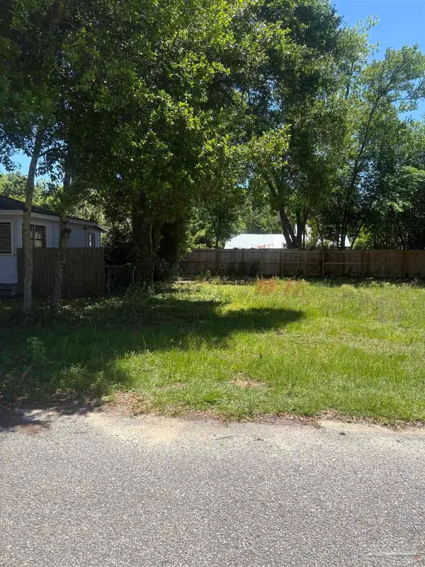 708 N Wentworth St, Pensacola, FL 32505