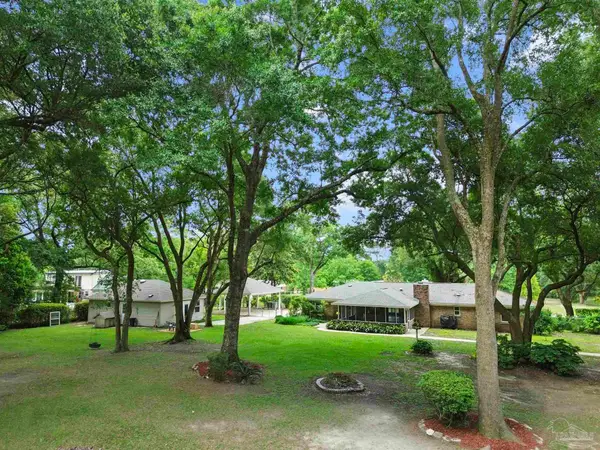 3338 Pursell Ln, Pensacola, FL 32526
