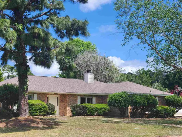 6818 Kitty Hawk Cir, Pensacola, FL 32506