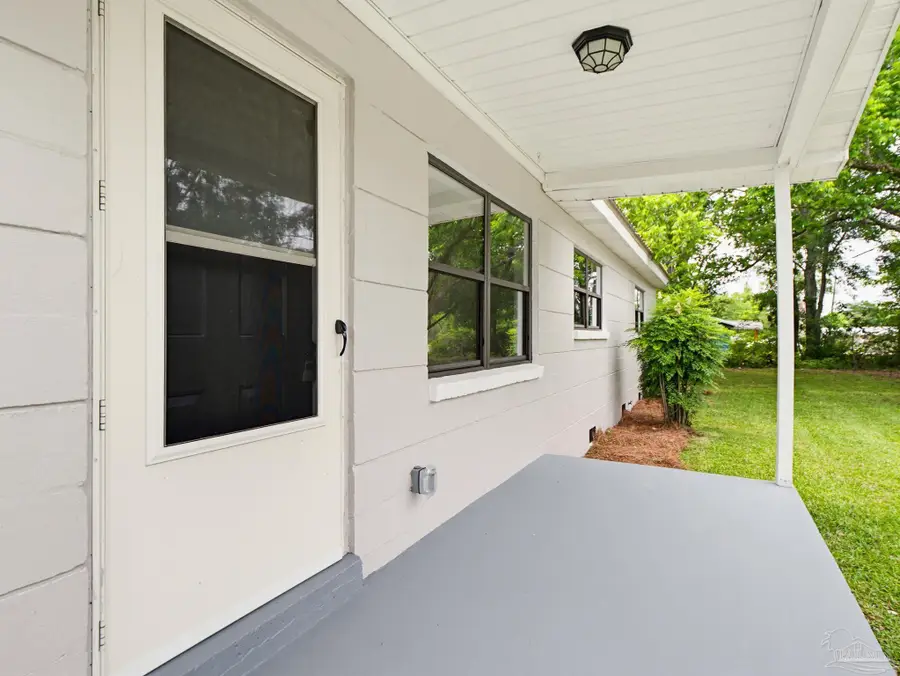125 Madrid Rd, Cantonment, FL 32533 - #2