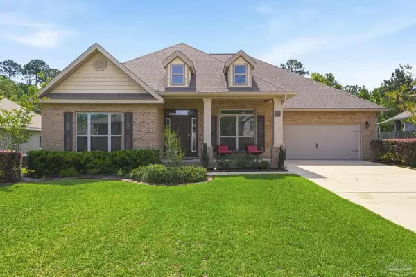 866 Jesse Dr, Cantonment, FL 32533