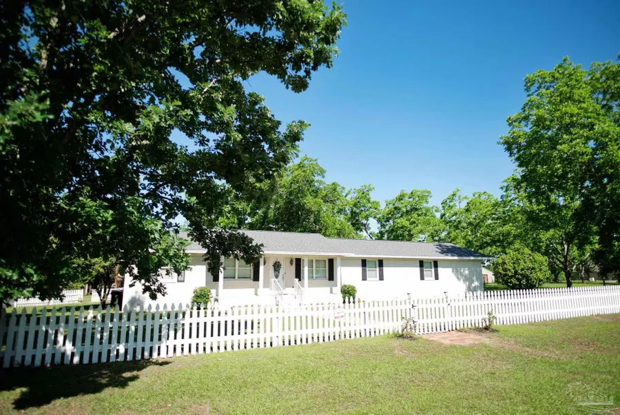 2001 Chavers Rd, Cantonment, FL 32533 - #3