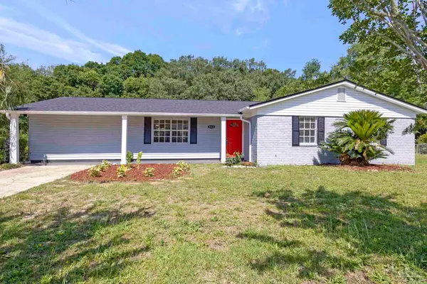 5417 Chipper Ln, Pace, FL 32571