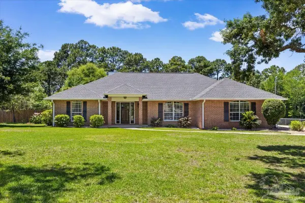 2655 Lincoln Rd, Navarre, FL 32566