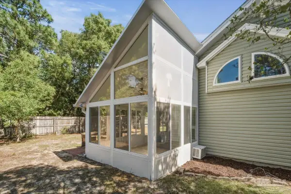 2189 Bellmeade Cir, Navarre, FL 32566