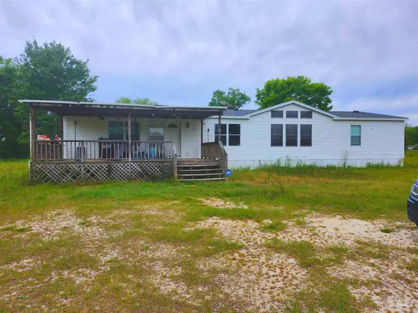 4051 Lambert Bridge Rd, Mcdavid, FL 32568