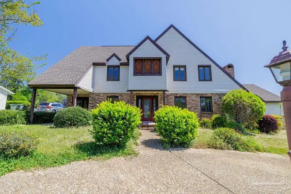 8848 Scenic Hills Dr, Pensacola, FL 32514