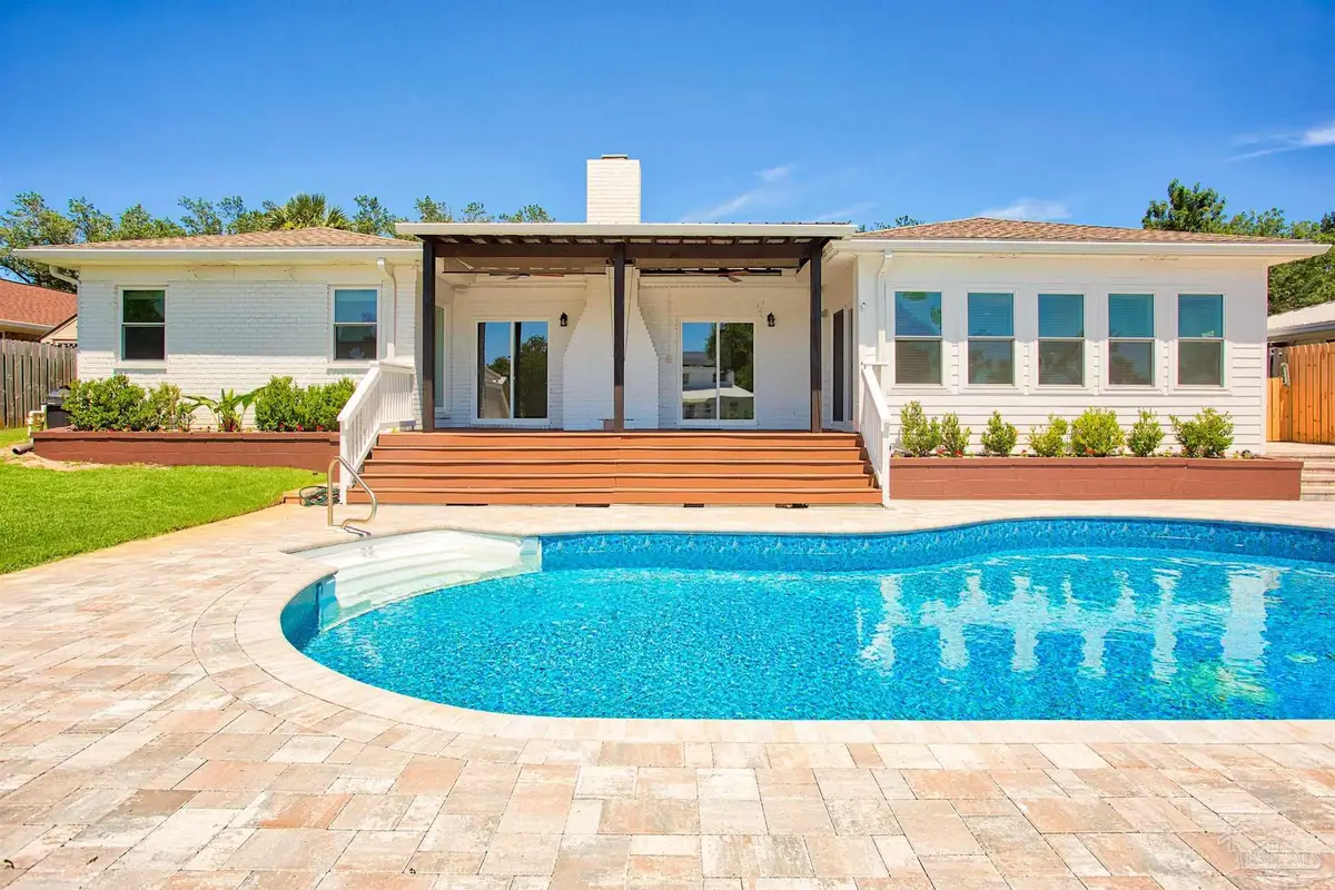 1125 Harbor Ln, Gulf Breeze, FL 32563 - #1