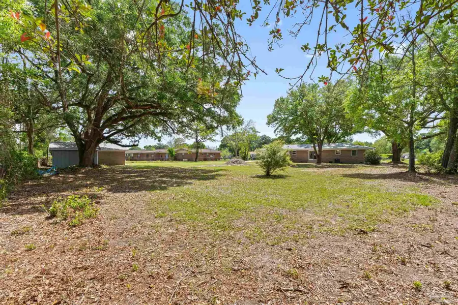 6114 Confederate Dr, Pensacola, FL 32503 - #2