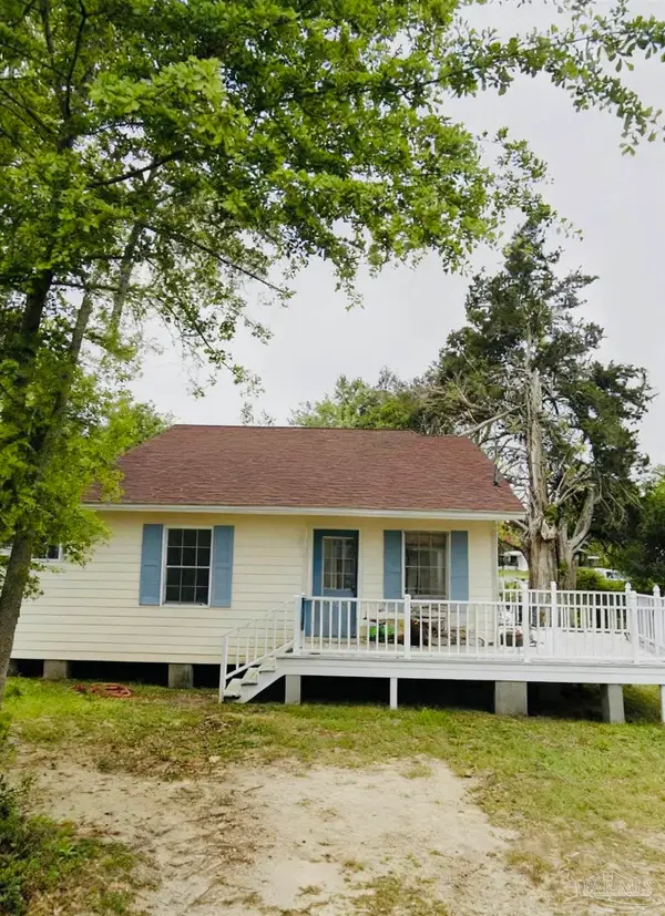 115 Clark St, Atmore, AL 36502