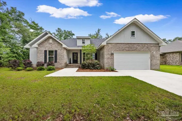 1963 Nature Ln, Pensacola, FL 32526
