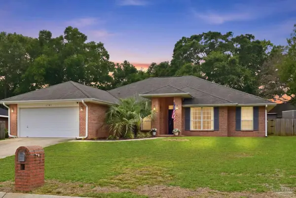 1787 Condor Dr, Cantonment, FL 32533