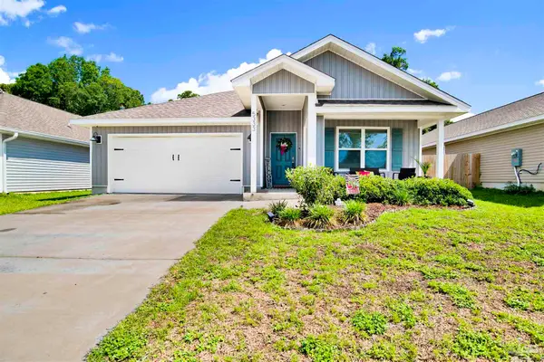 5333 Peach Dr, Pace, FL 32571