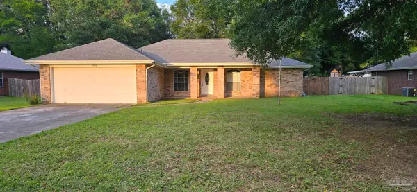5246 Hawks Nest Dr, Milton, FL 32570