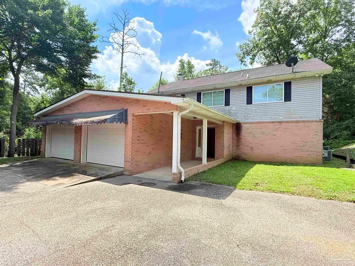 688 Overlook Dr, Monroeville, AL 36460 - #1