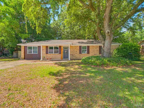 5517 Woodcrest Dr, Milton, FL 32583