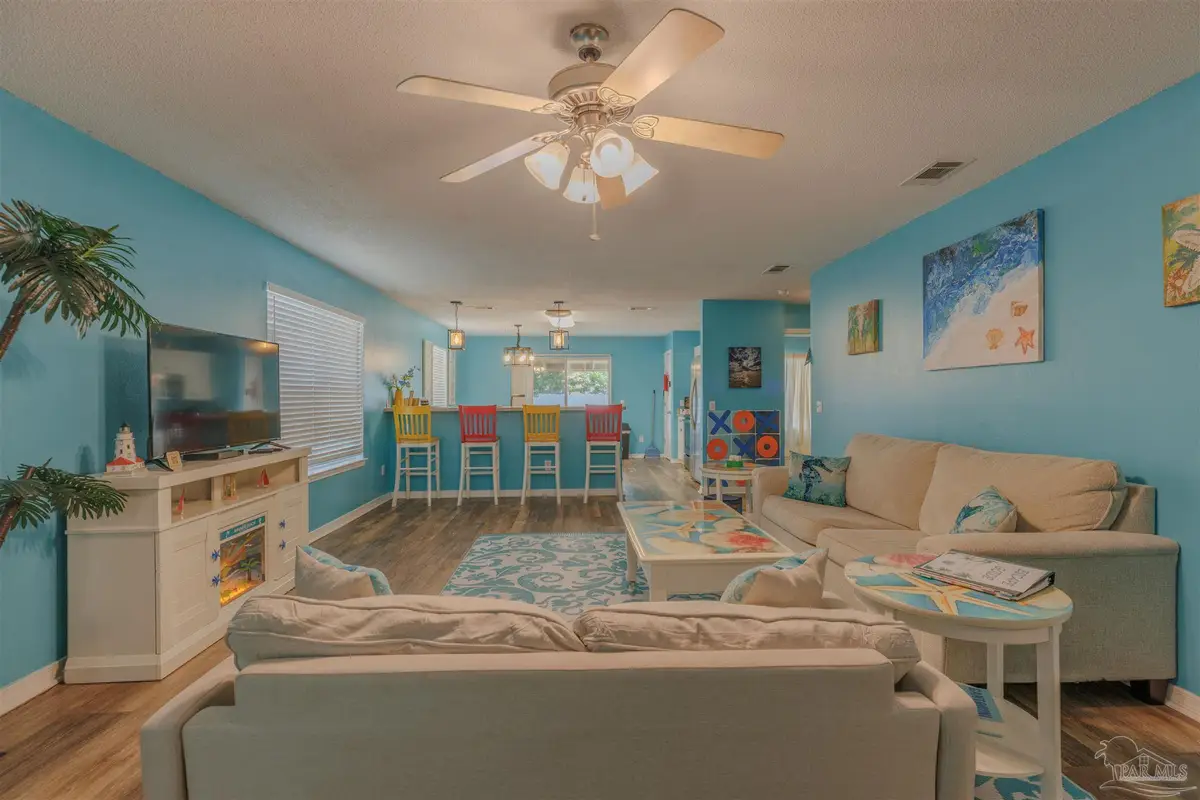 1869 Vineyard St, Navarre, FL 32566 - #1