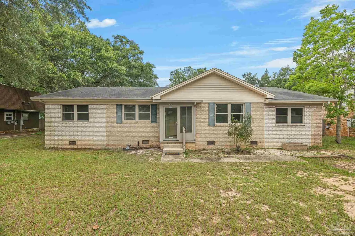 6105 E Shore Dr, Pensacola, FL 32505 - #1