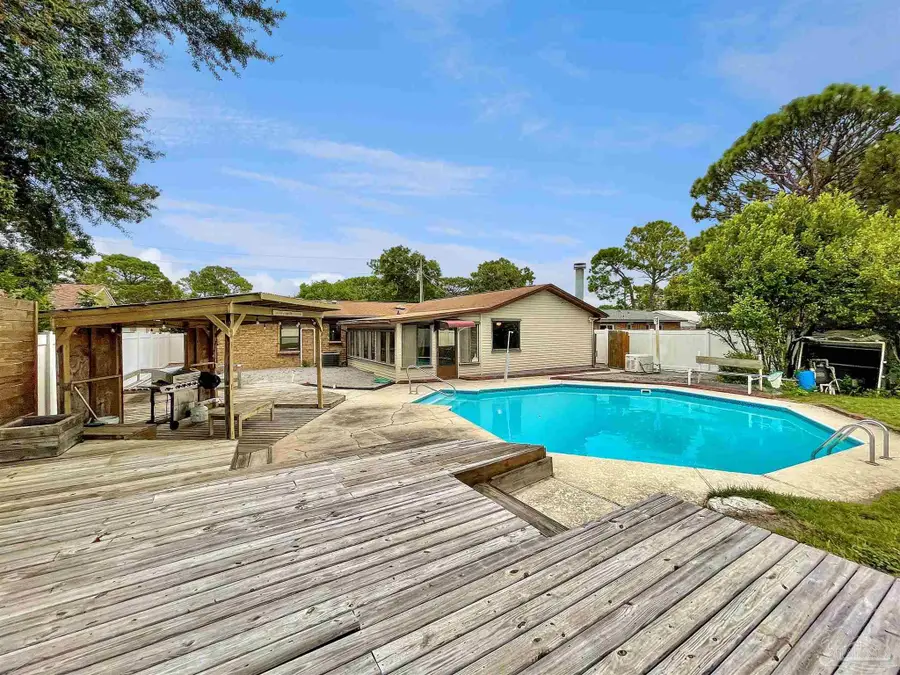 2995 Newton Dr, Pensacola, FL 32503 - #2