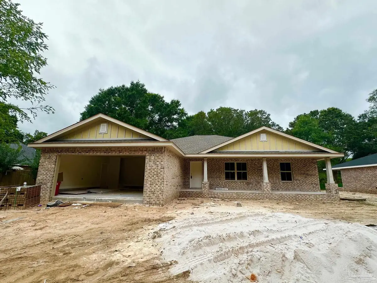 5721 Lofty Pines Dr, Milton, FL 32570 - #1