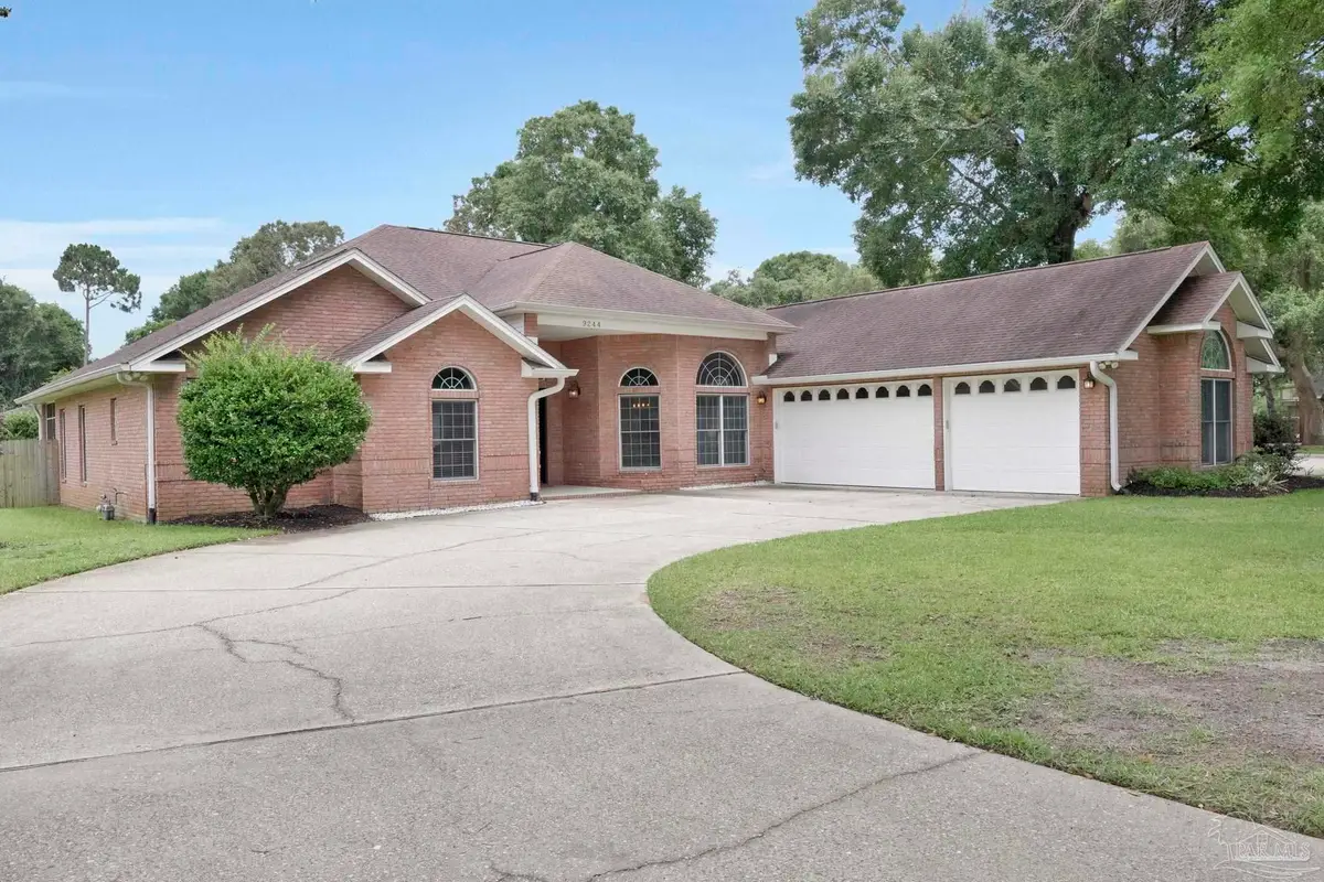 9244 Bell Ridge Dr, Pensacola, FL 32526 - #1