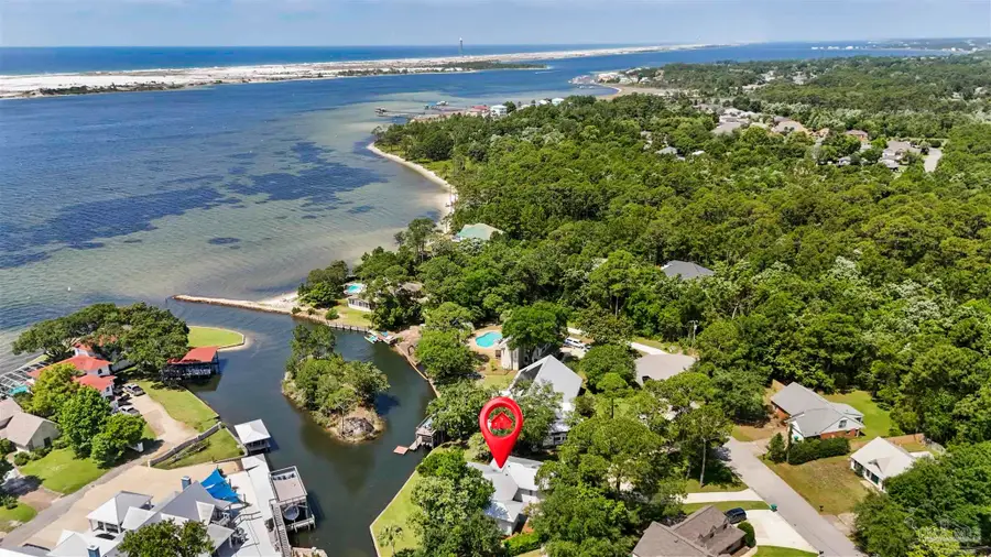 23 Neptune Dr, Mary Esther, FL 32569 - #2