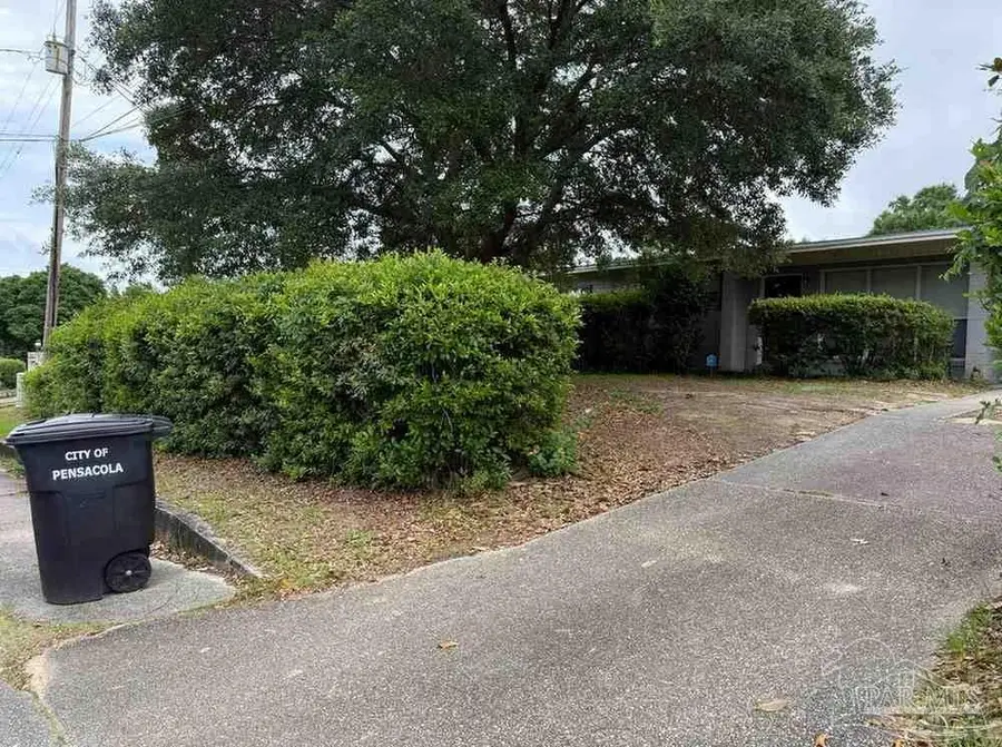 815 Woodland Dr, Pensacola, FL 32503 - #2