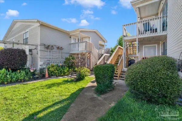 1301 Redwood Ln #F, Gulf Breeze, FL 32563