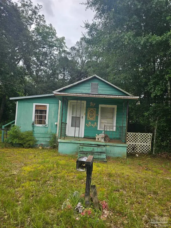 1221 Trammel Blvd, Pensacola, FL 32505