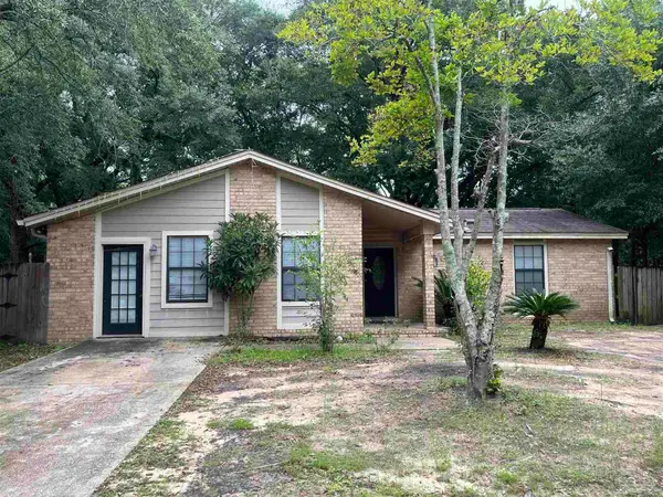 5898 Independence Dr, Milton, FL 32570