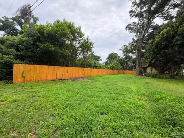 1804 W Lakeview Ave, Pensacola, FL 32501
