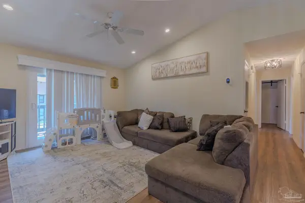 2299 Scenic Hwy #R11, Pensacola, FL 32503