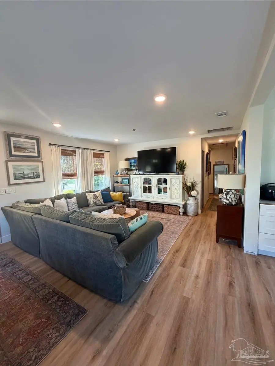215 Berry Rd, Pensacola, FL 32507 - #2