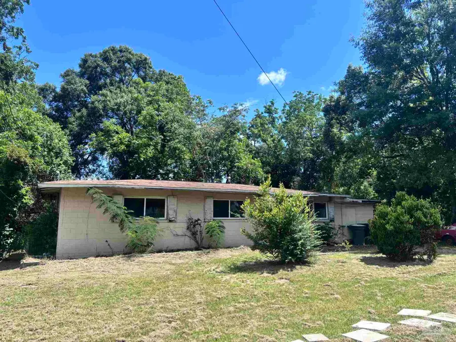 5040 Fairfield Dr, Pensacola, FL 32506 - #2