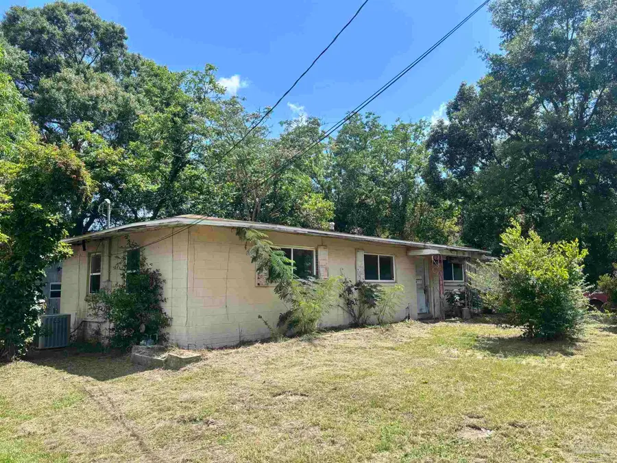 5040 Fairfield Dr, Pensacola, FL 32506 - #3