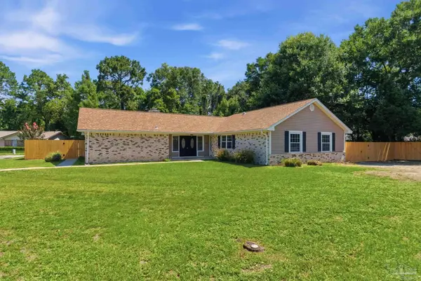 8210 Li-fair Dr, Pensacola, FL 32506