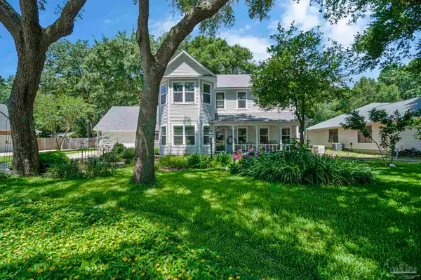 2213 Inverness Dr, Pensacola, FL 32503