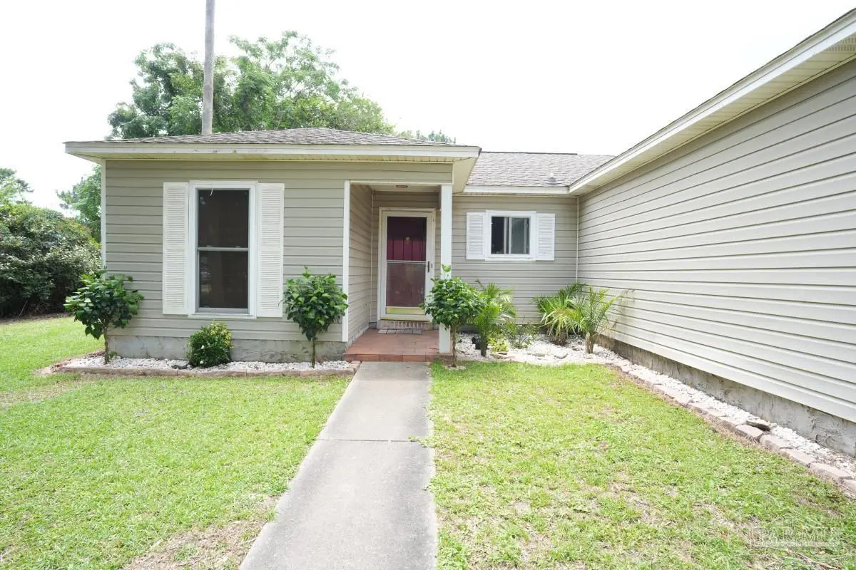 2005 Commodore Dr, Navarre, FL 32566 - #1