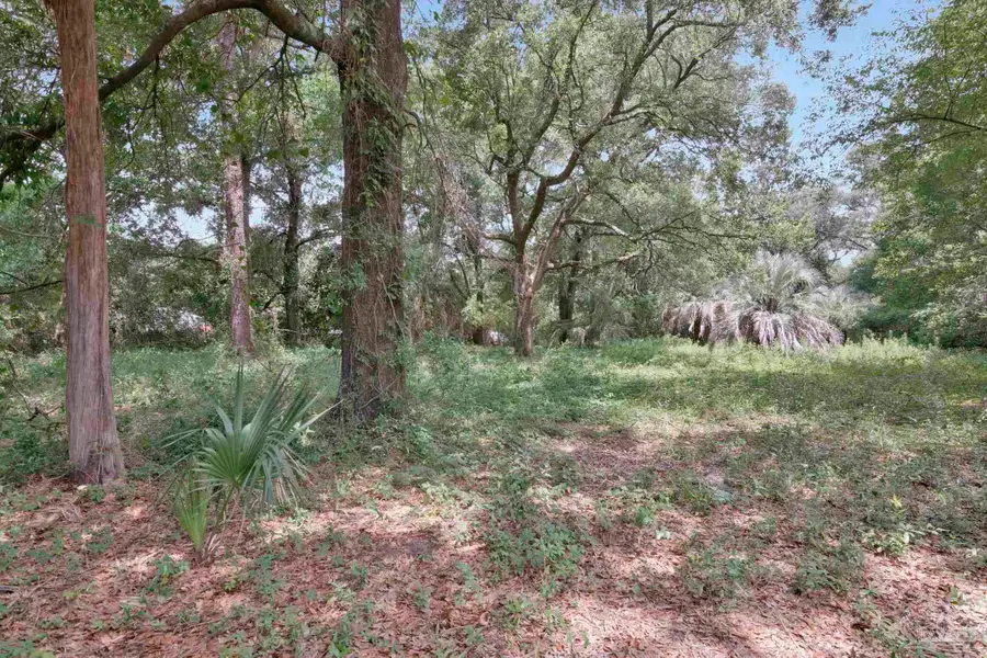 1512 E Burgess Rd, Pensacola, FL 32504 - #2