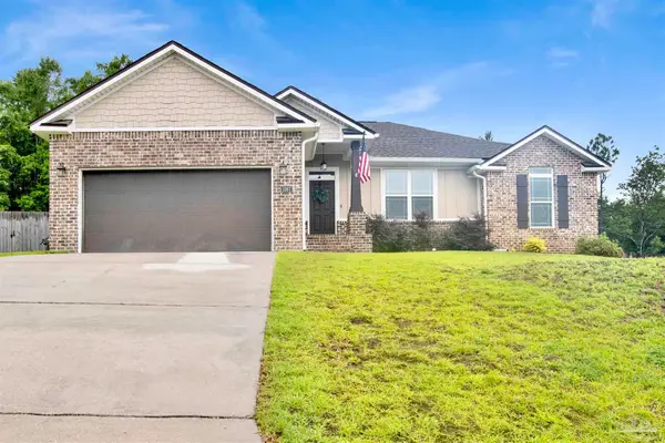 1567 Hollow Point Dr, Cantonment, FL 32533