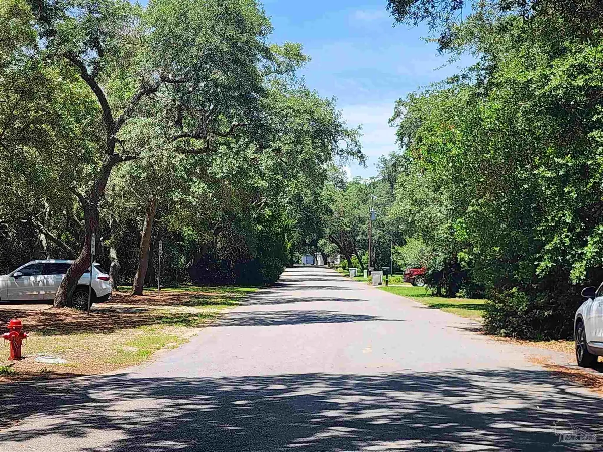 1236 Lamb Dr, Gulf Breeze, FL 32563 - #1