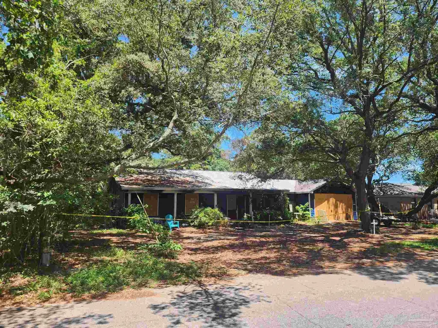 1236 Lamb Dr, Gulf Breeze, FL 32563 - #3