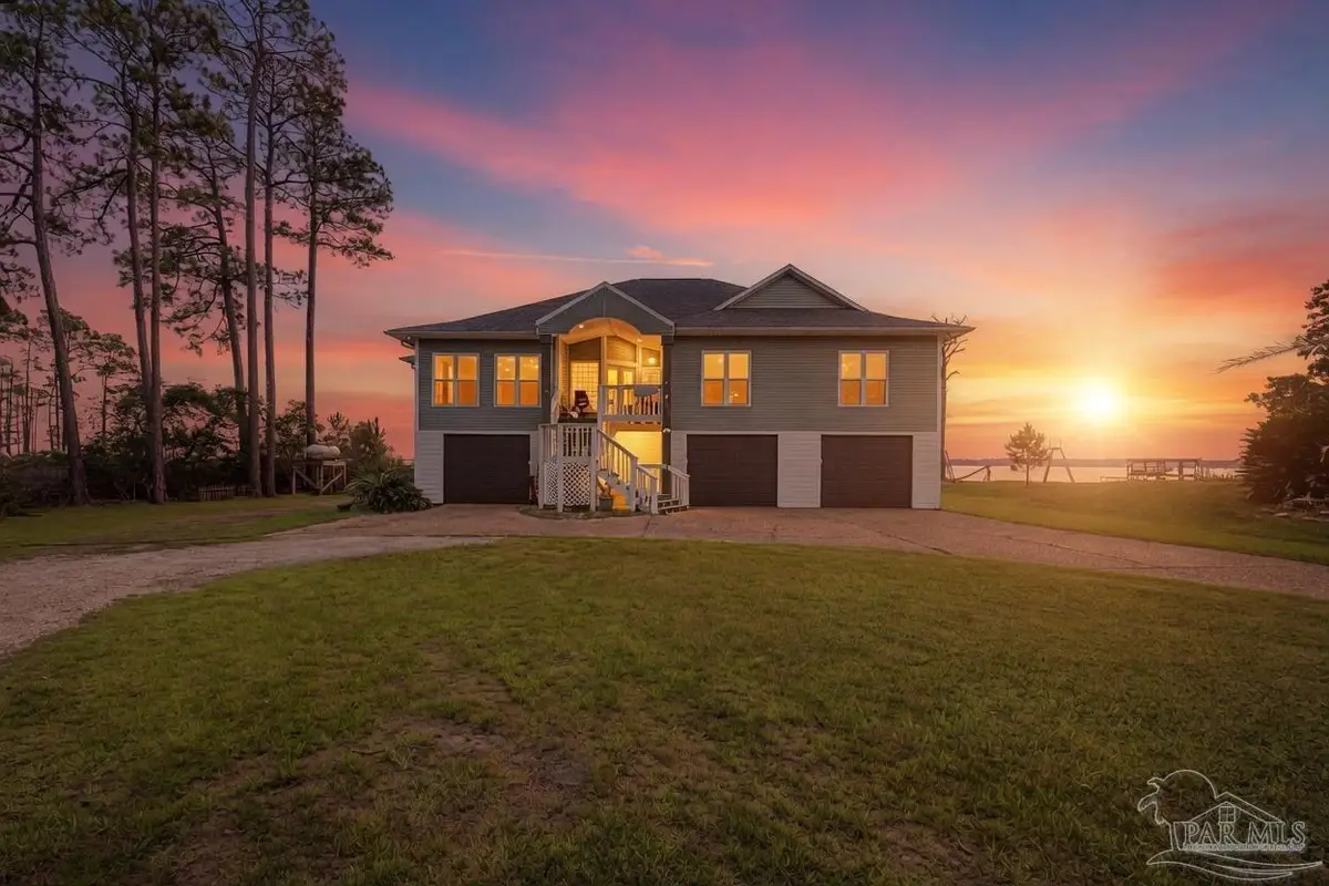 4501 Bayside Dr, Milton, FL 32583 - #1