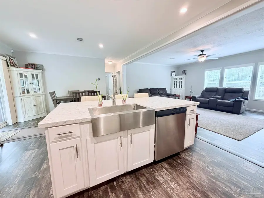 11431 Floridale Dr, Milton, FL 32583 - #3