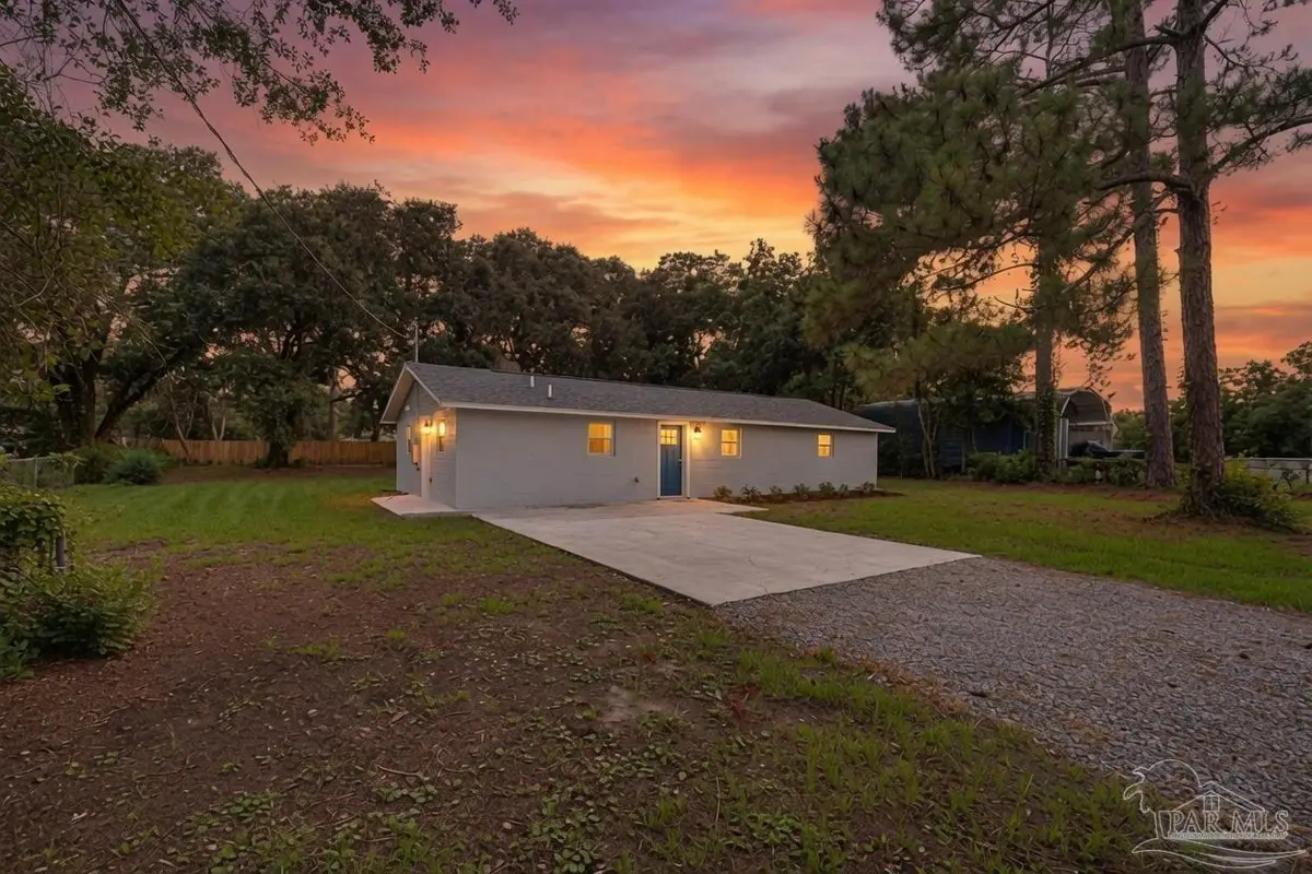 7265 Lockhart St, Pensacola, FL 32526 - #1