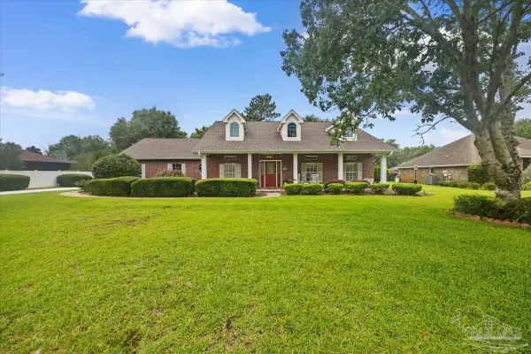 2555 Holley Pl, Navarre, FL 32566